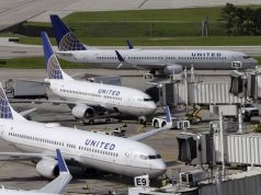 United Airlines to offer up to $10,000 to passengers who give up seats on overbooked flights
