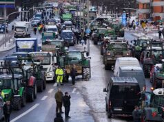 German farmers block traffic in protest of end to diesel subsidy